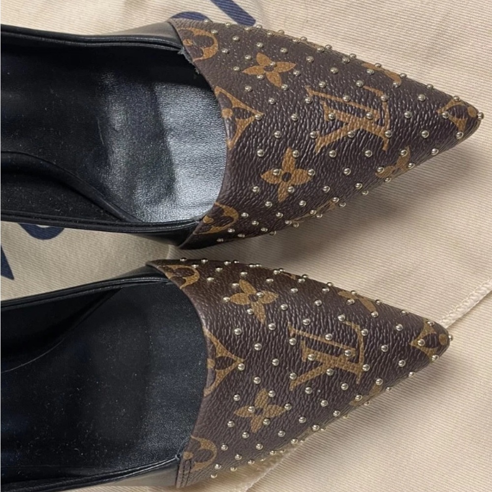 Louis Vuitton Cherie studded heels - Picture 2 of 7